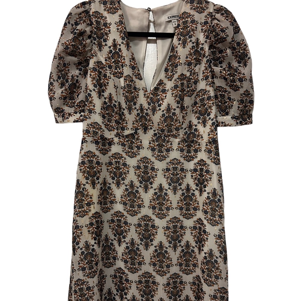Express floral midi dress. Like new. Size M.